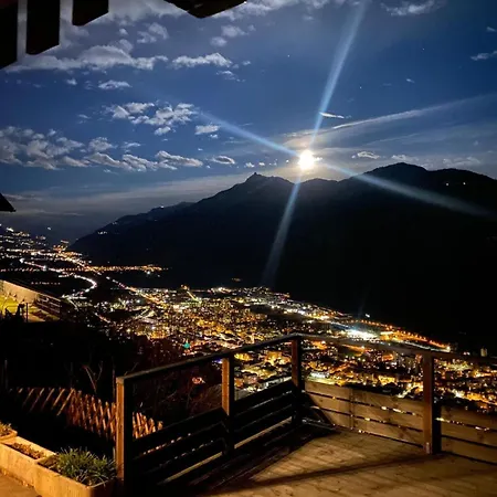 Avec Vue Panoramique Sur Les Montagnes Martigny