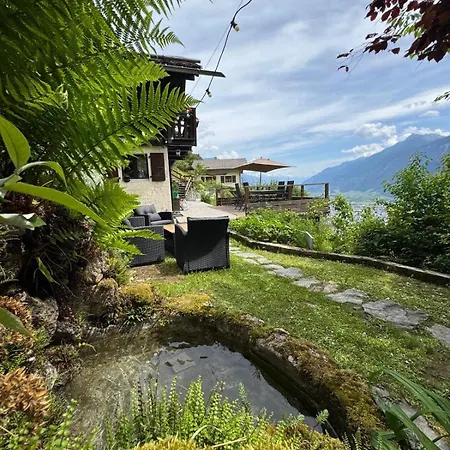 Avec Vue Panoramique Sur Les Montagnes Domek alpejski *