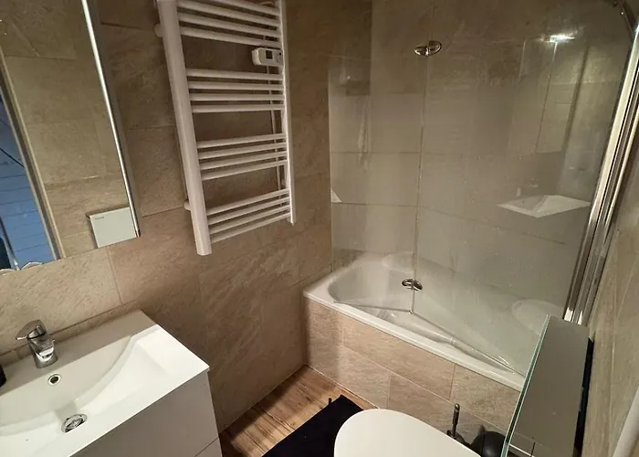 Avec Vue Panoramique Sur Les Montagnes