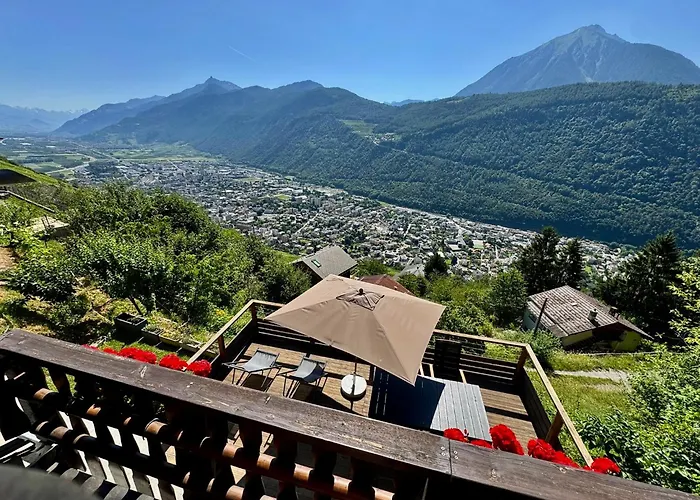 Avec Vue Panoramique Sur Les Montagnes