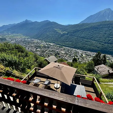 Avec Vue Panoramique Sur Les Montagnes