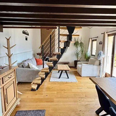 Avec Vue Panoramique Sur Les Montagnes Chalet